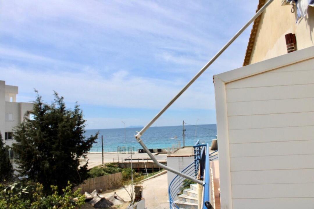 Hotel Portokali Himare Exteriör bild