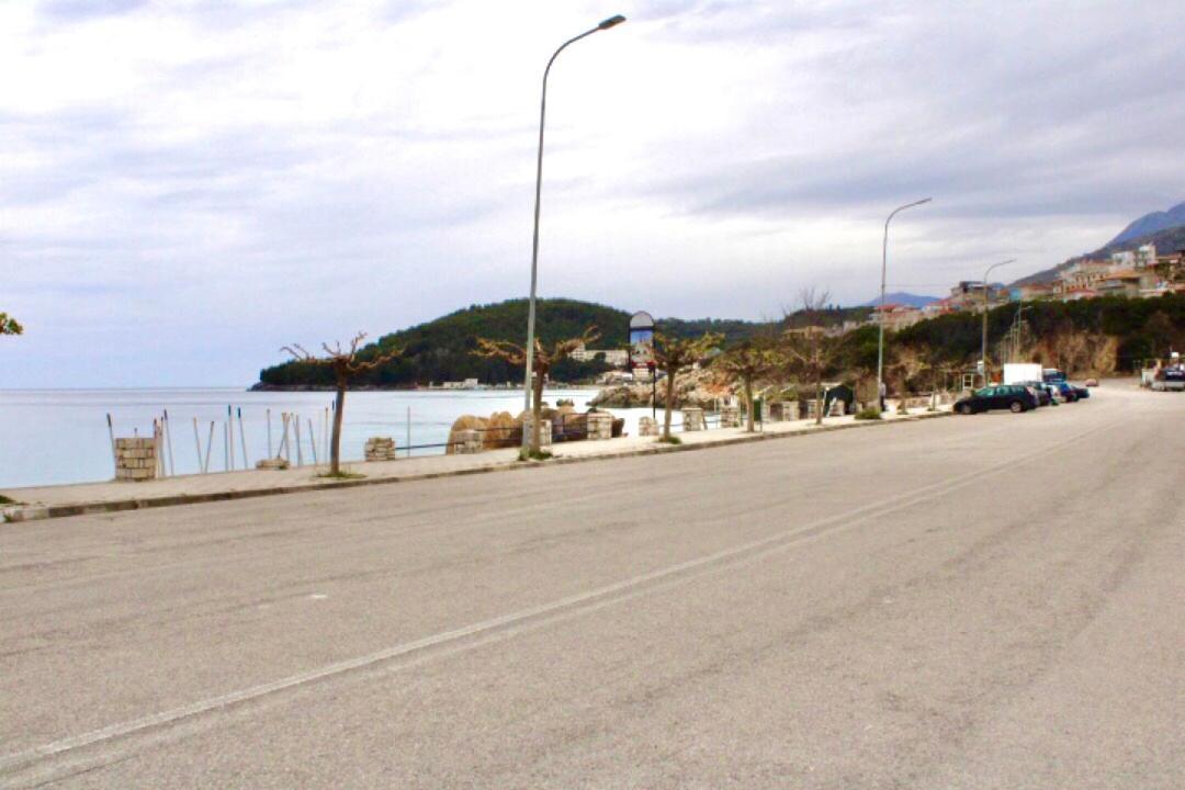 Hotel Portokali Himare Exteriör bild