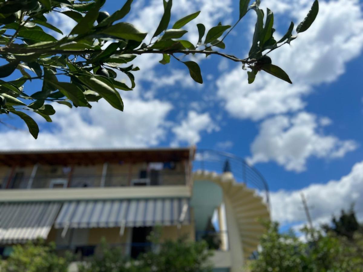 Hotel Portokali Himare Exteriör bild