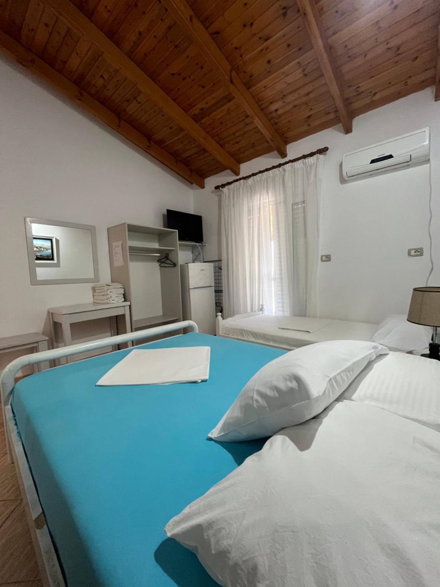 Hotel Portokali Himare Exteriör bild