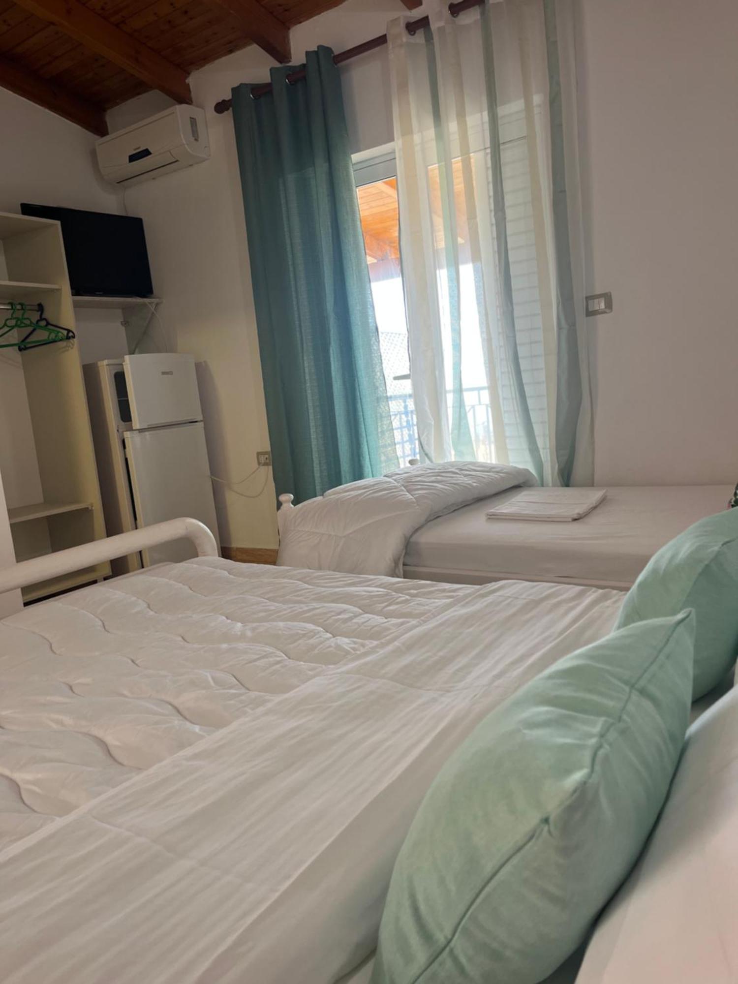 Hotel Portokali Himare Exteriör bild