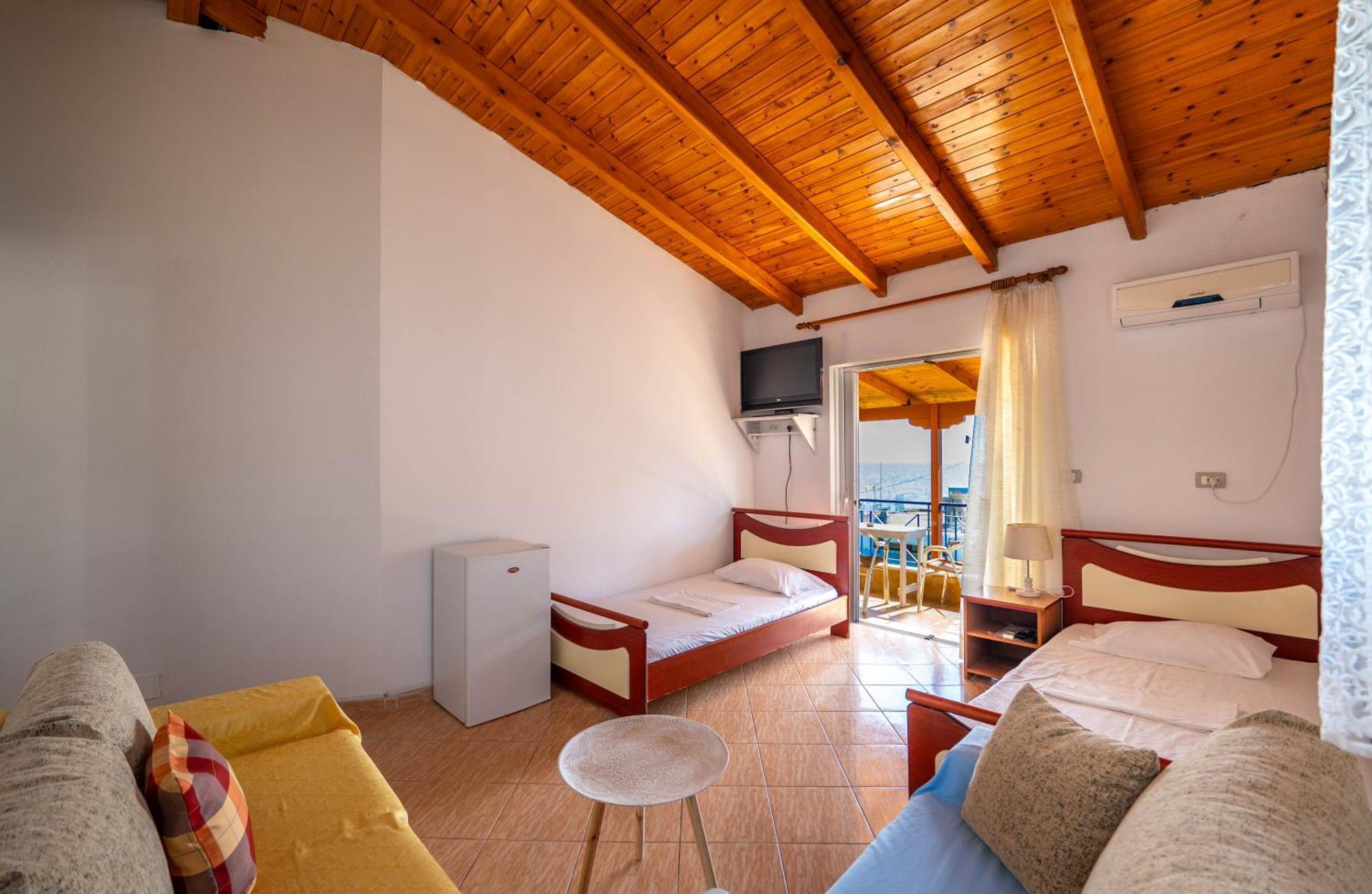 Hotel Portokali Himare Exteriör bild