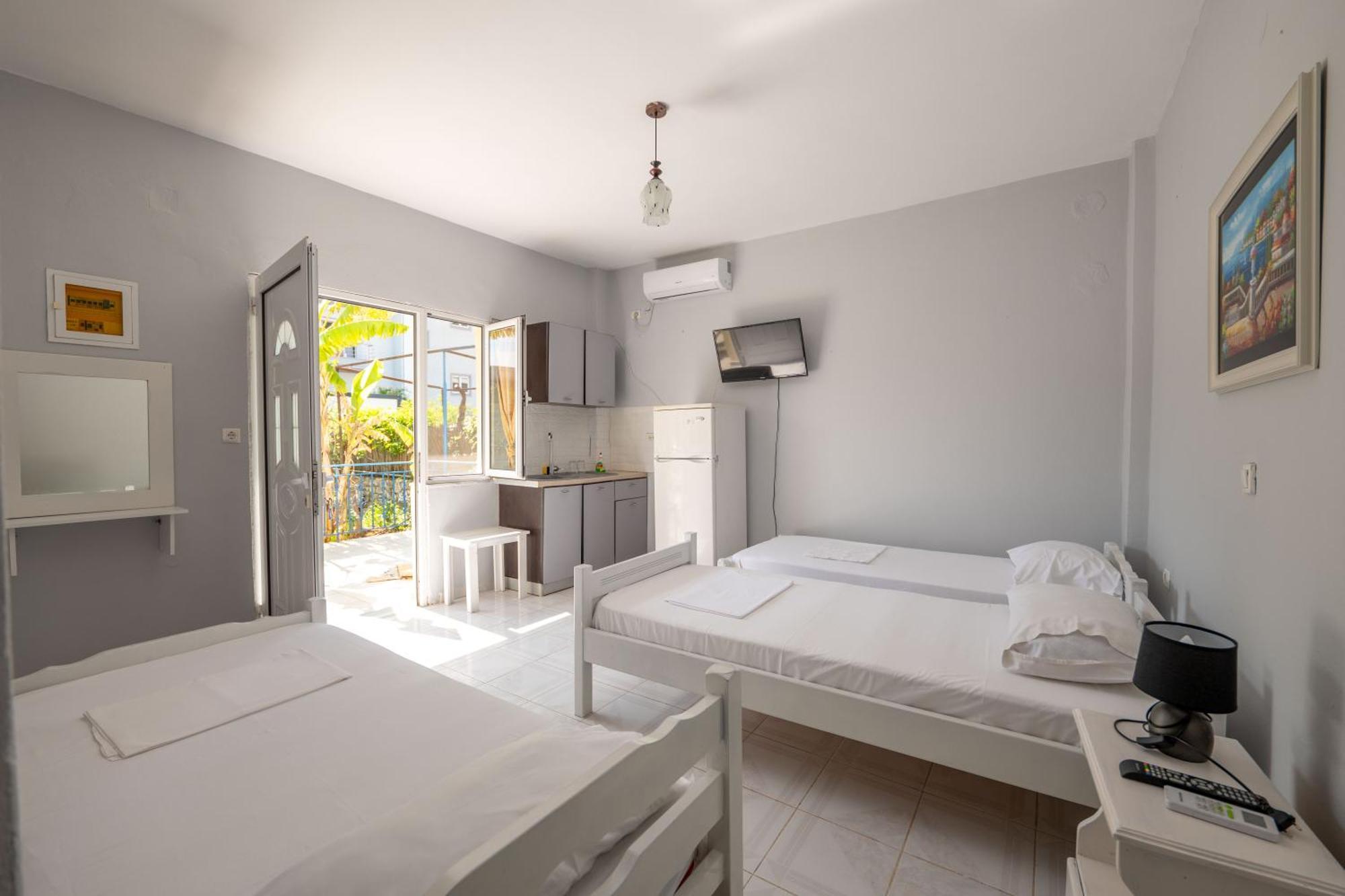 Hotel Portokali Himare Exteriör bild