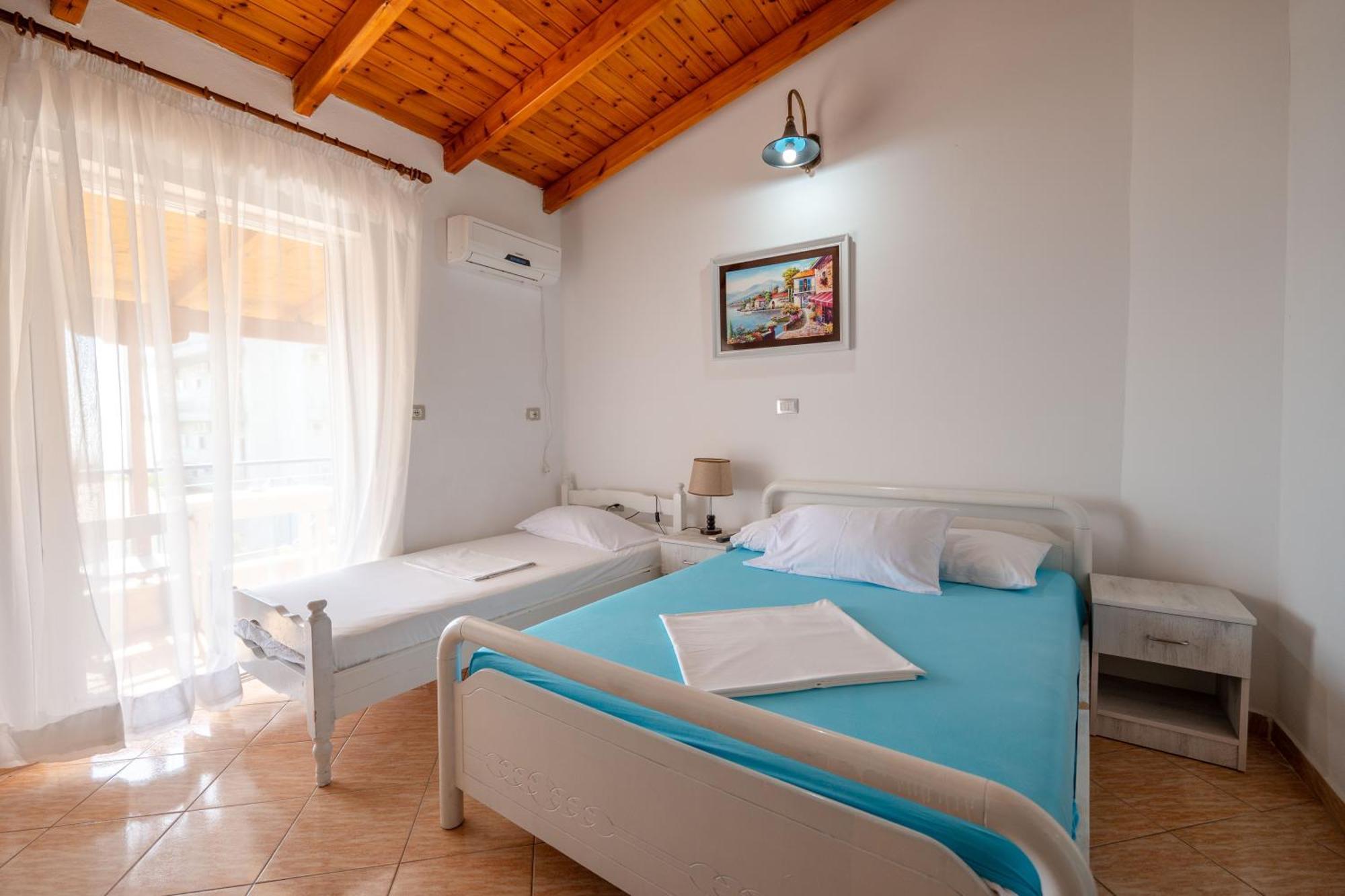 Hotel Portokali Himare Exteriör bild