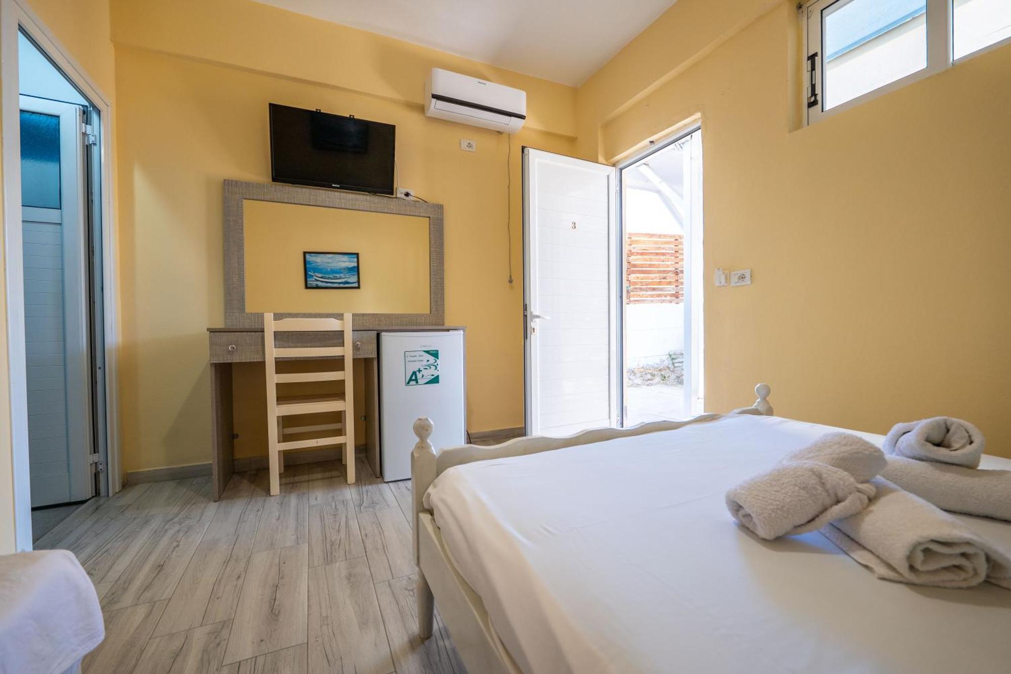 Hotel Portokali Himare Exteriör bild