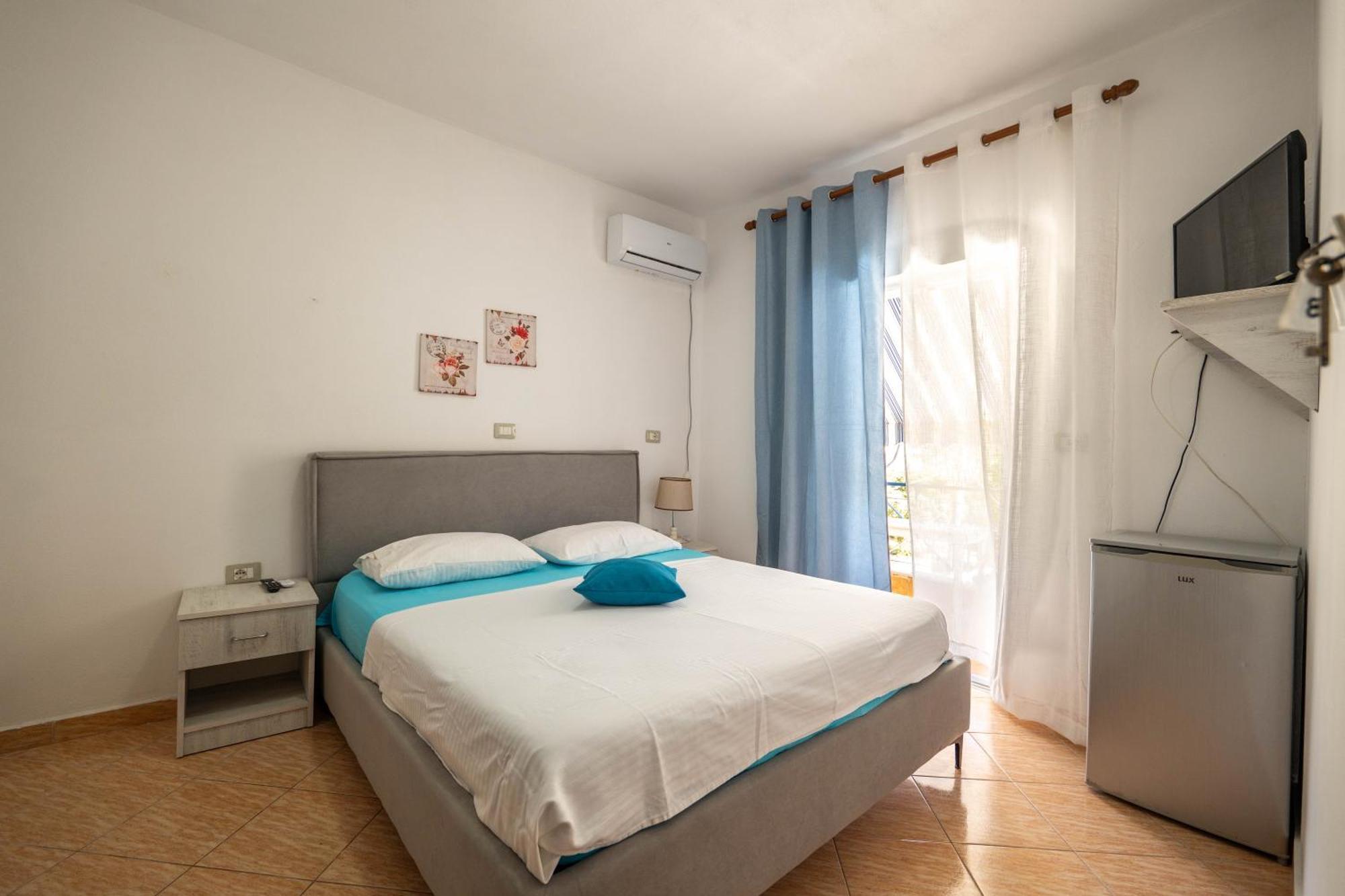 Hotel Portokali Himare Exteriör bild