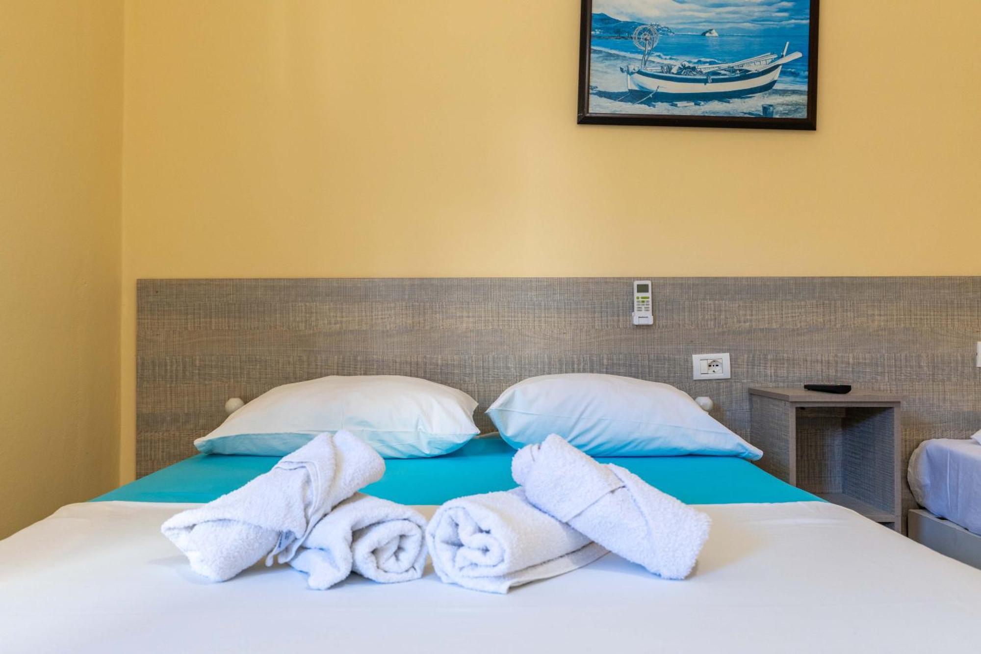 Hotel Portokali Himare Exteriör bild