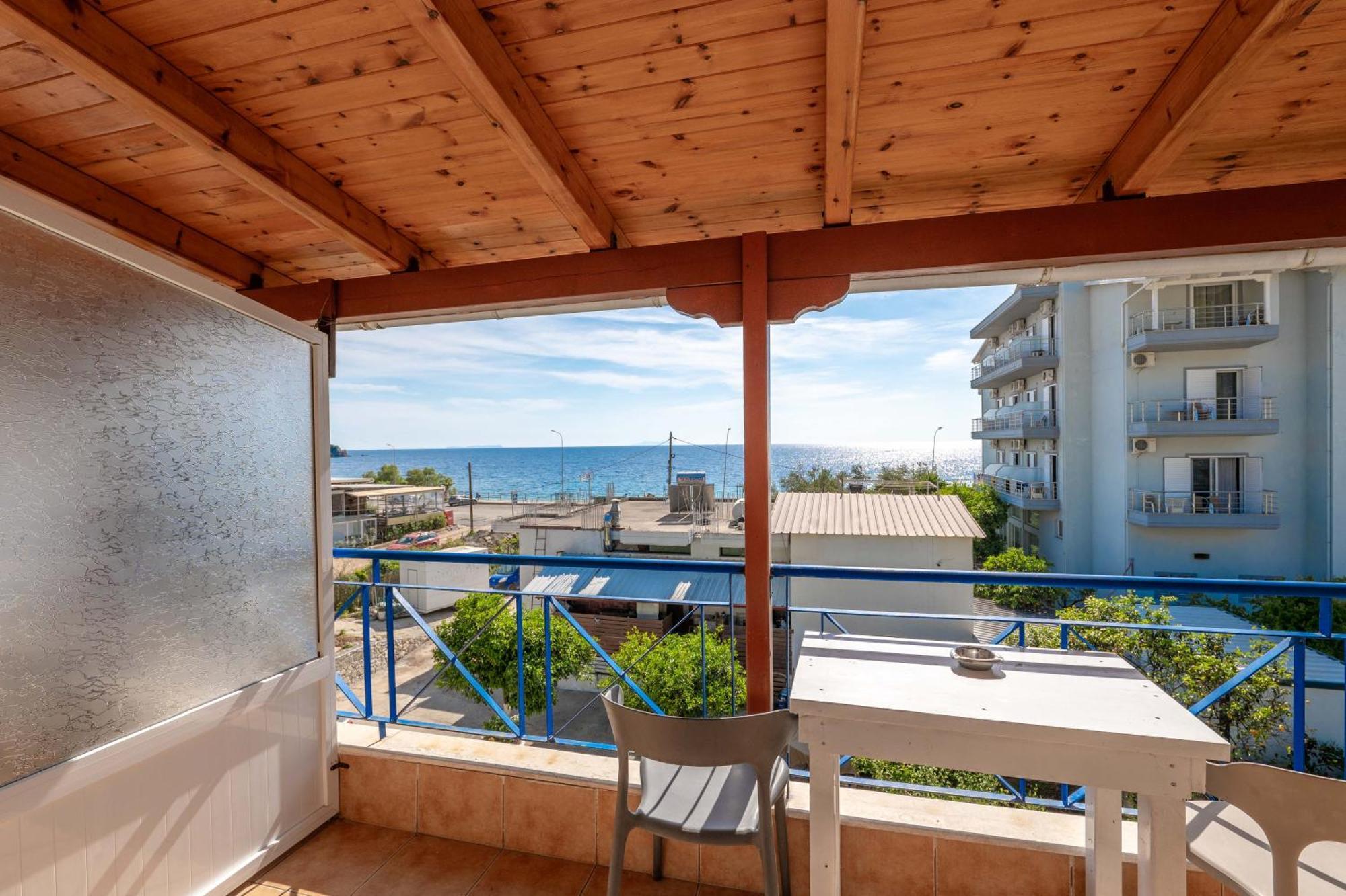 Hotel Portokali Himare Exteriör bild