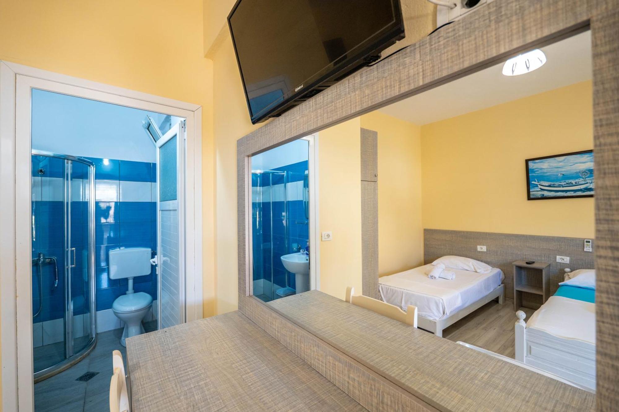 Hotel Portokali Himare Exteriör bild