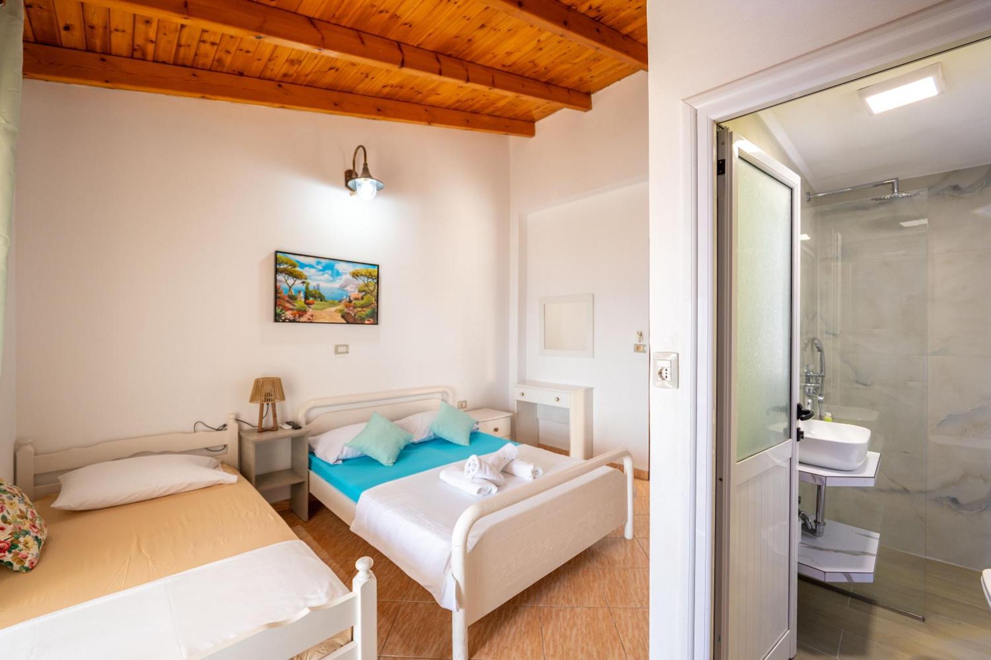 Hotel Portokali Himare Exteriör bild