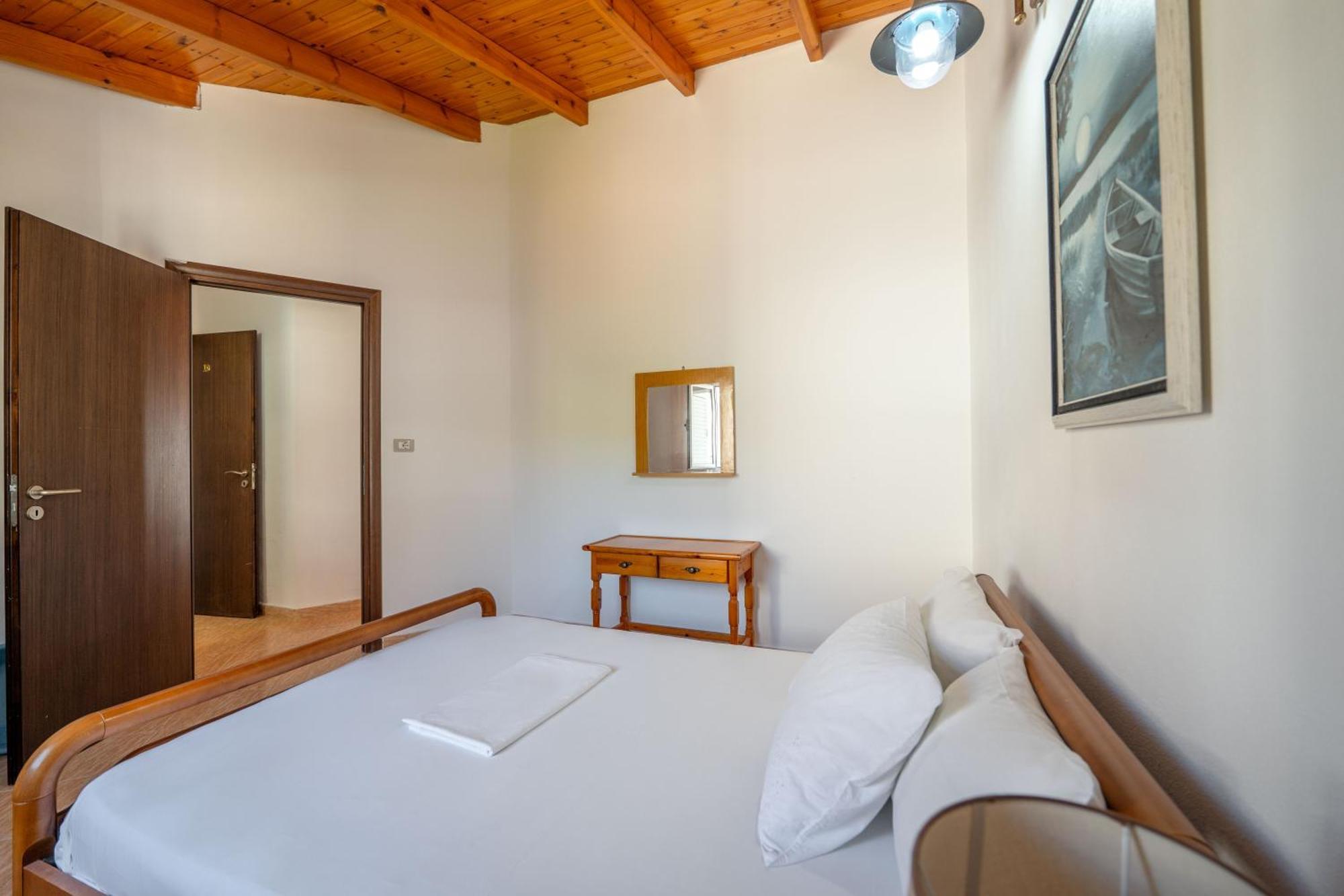 Hotel Portokali Himare Exteriör bild
