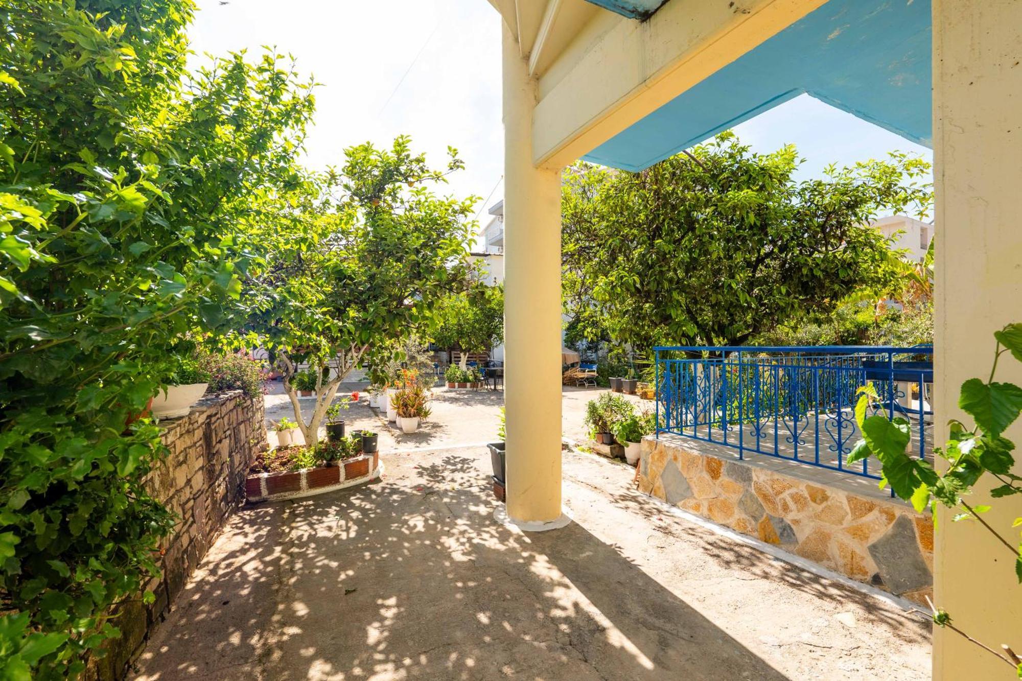 Hotel Portokali Himare Exteriör bild
